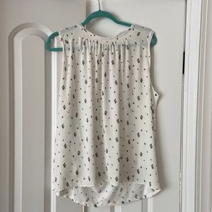 Loft size XL black and white shell